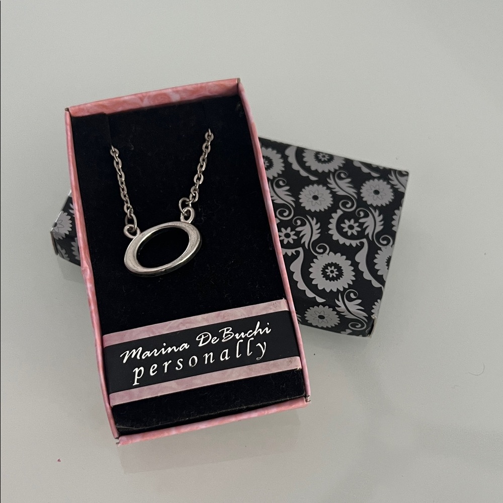 Silver Oval Pendant Necklace